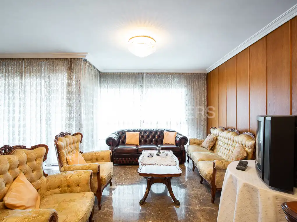 Living room of Flat for sale in Valencia  with Air Conditioner, Heating and Balcony