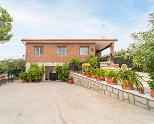 Außenansicht von Haus oder Chalet zum verkauf in Brunete mit Terrasse und Schwimmbad