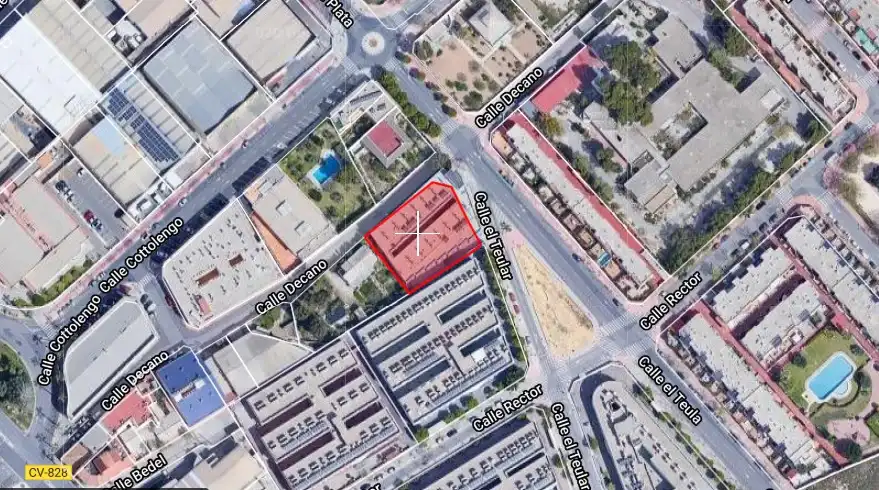 Buildings for sale in C/ Decano , Haygon - Universidad