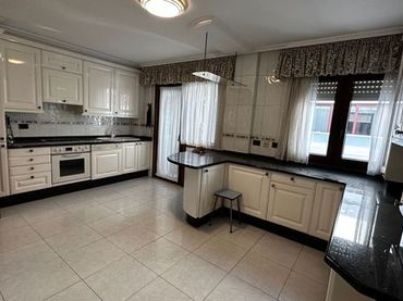 Duplex con ascensore in vendita a Rúa da Coruña