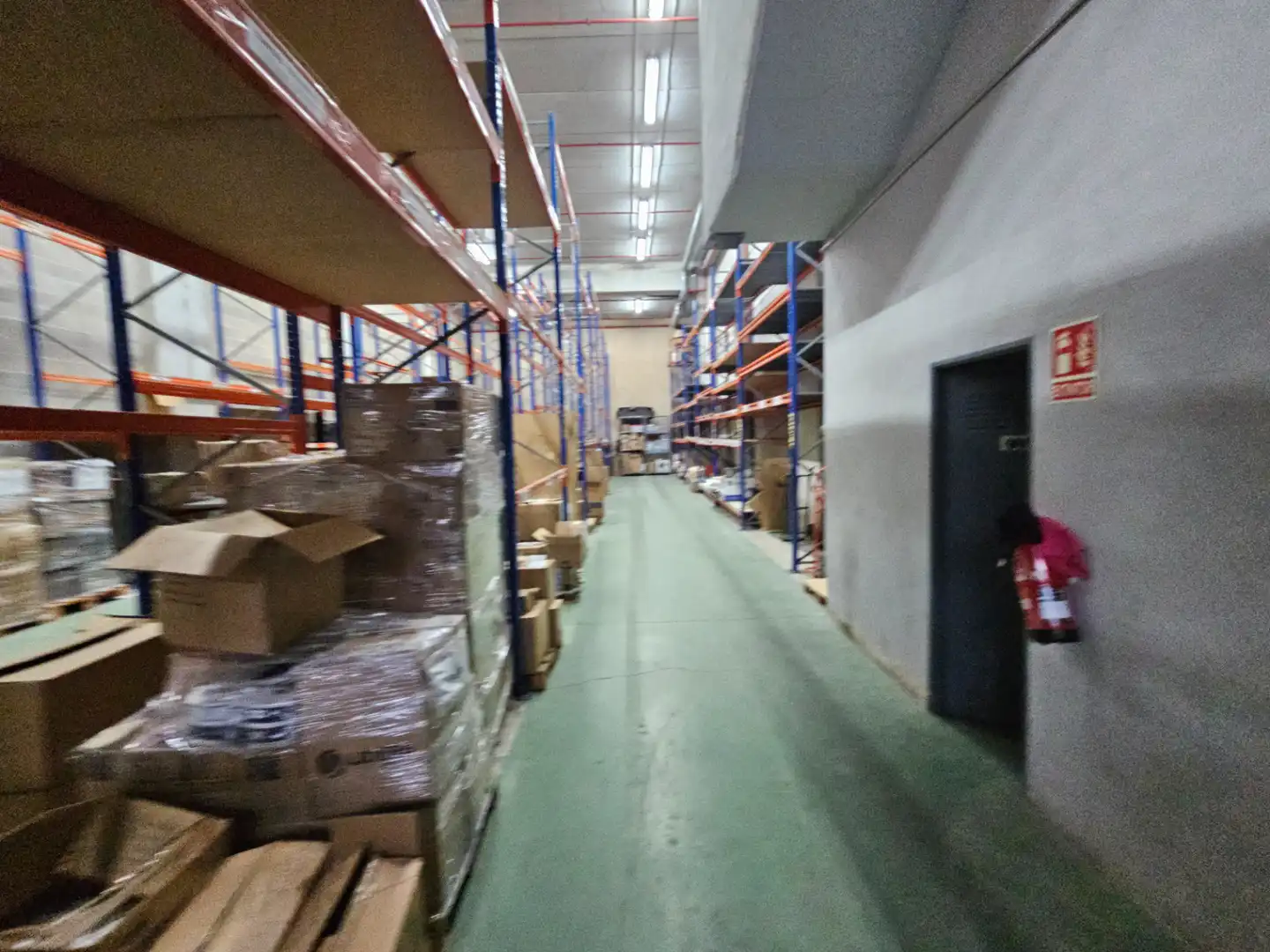 Fabrikhallen zur Miete in Badalona