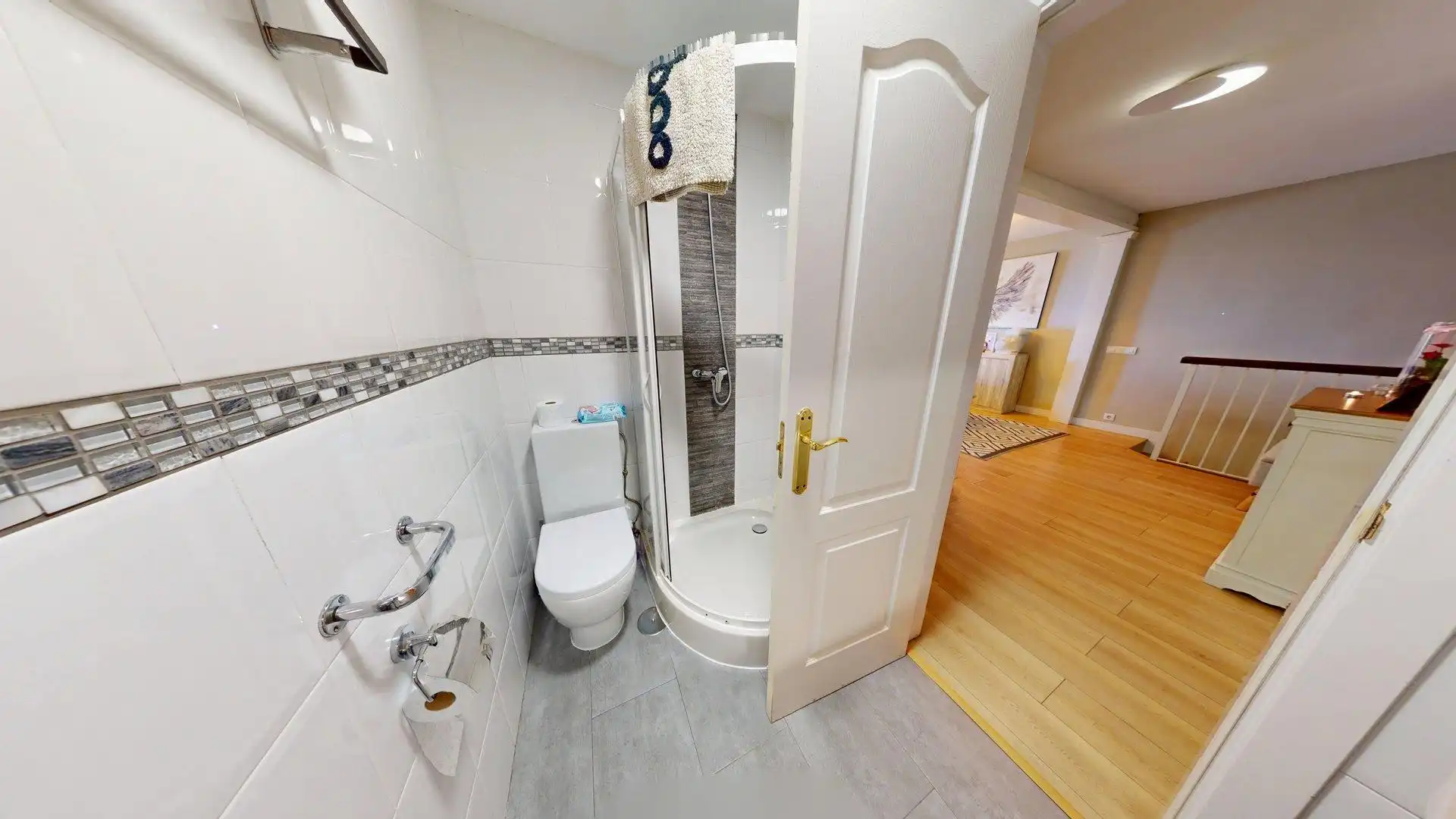 Baño de Piso en venta en Mijas con Aire acondicionado, Calefacción y Jardín privado