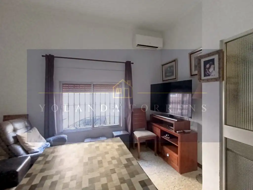 Sala d'estar de Casa o xalet en venda en Alcalá de Guadaira