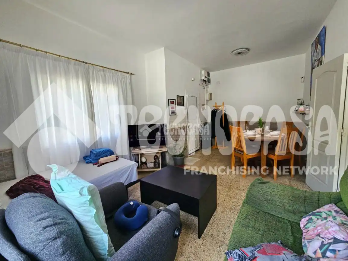 Sala d'estar de Casa adosada en venda en Las Palmas de Gran Canaria amb Terrassa