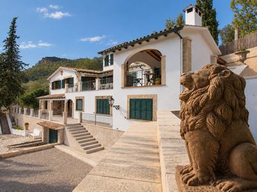 Casa amb balcó en venda a Esporles