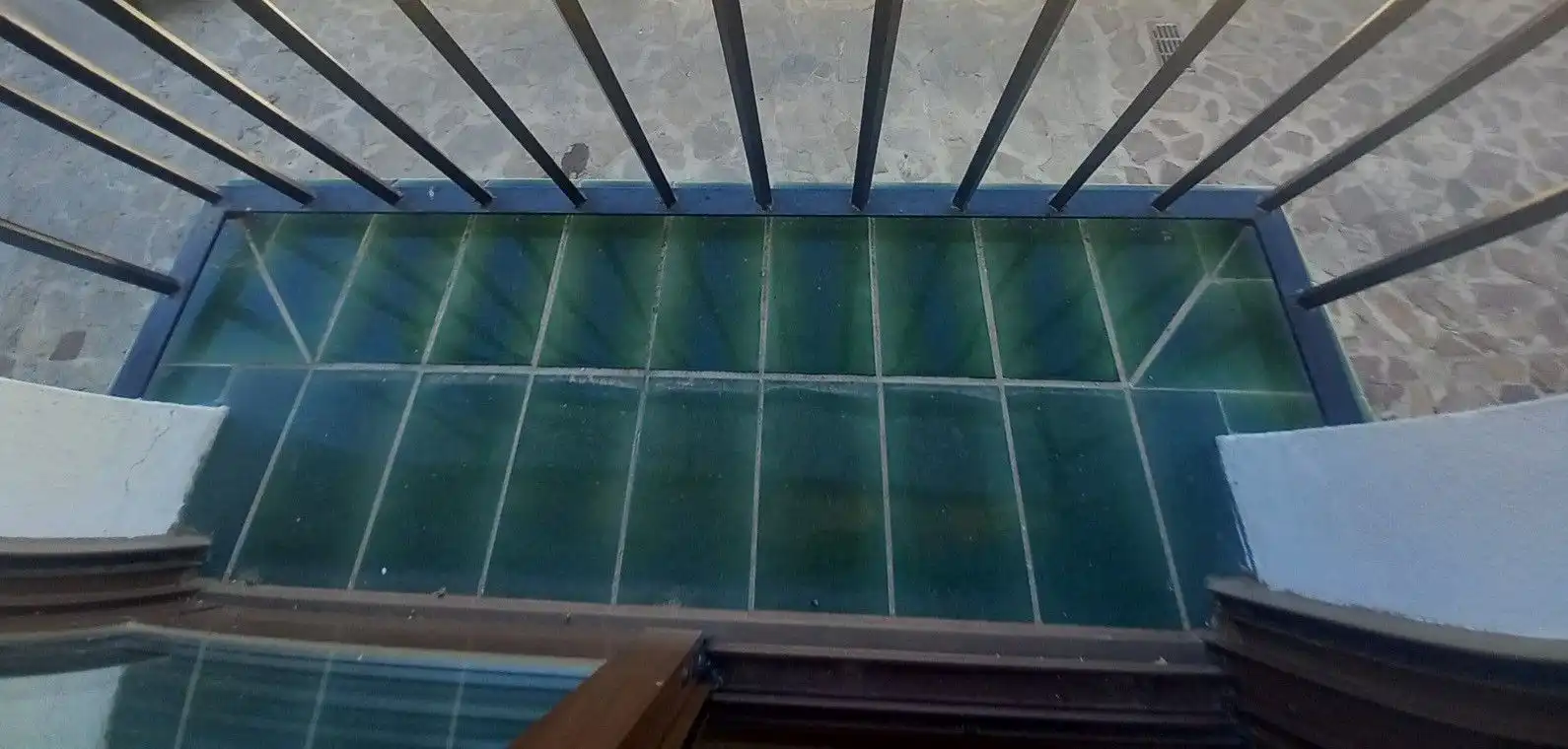 Terrasse von Einfamilien-Reihenhaus zum Verkauf in Atajate mit Heizung und Abstellraum