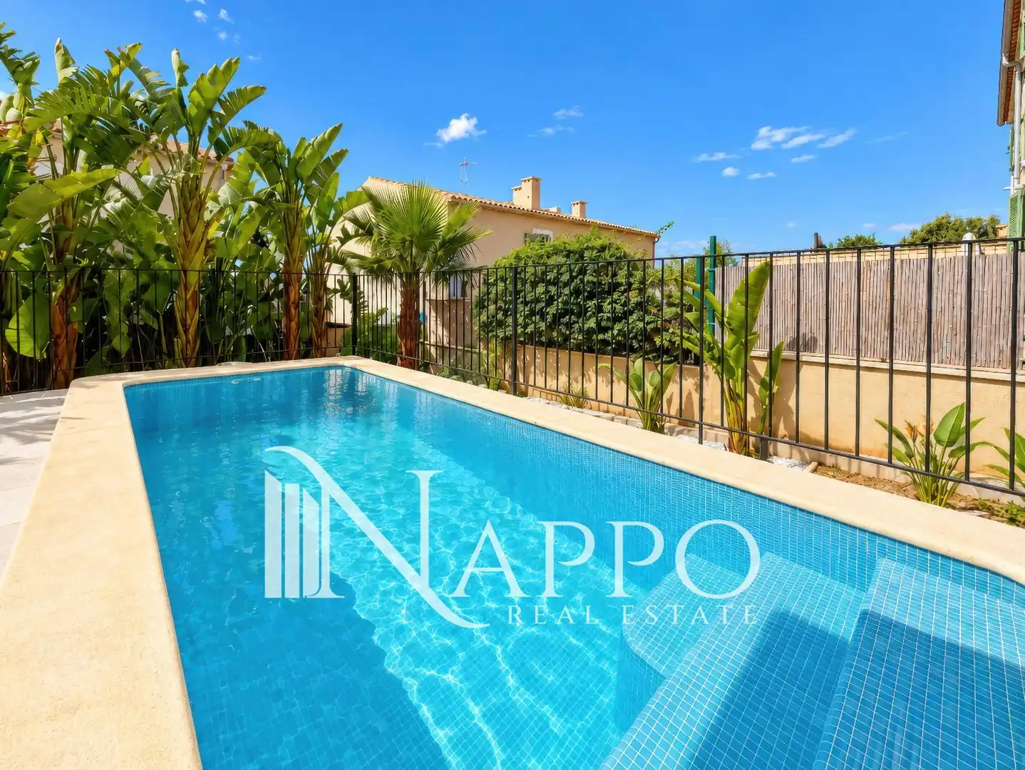 Adossat amb piscina en venda a C/Putxet