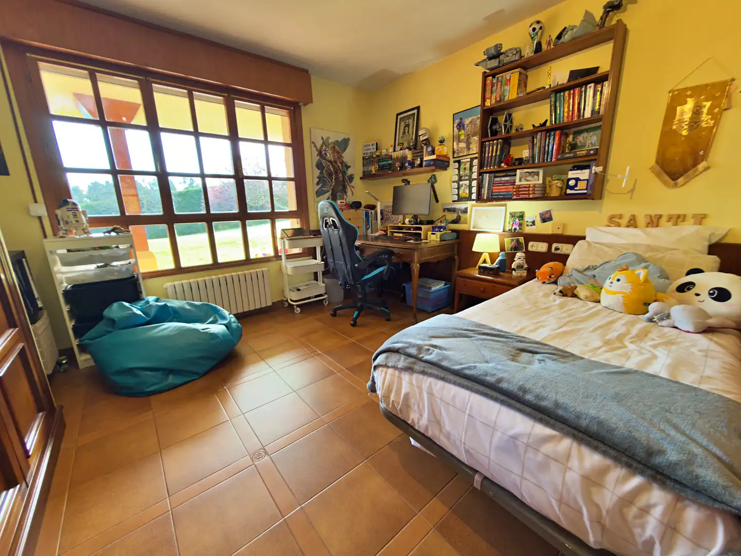 Dormitori de Casa o xalet en venda en Gijón  amb Calefacció, Parquet i Terrassa