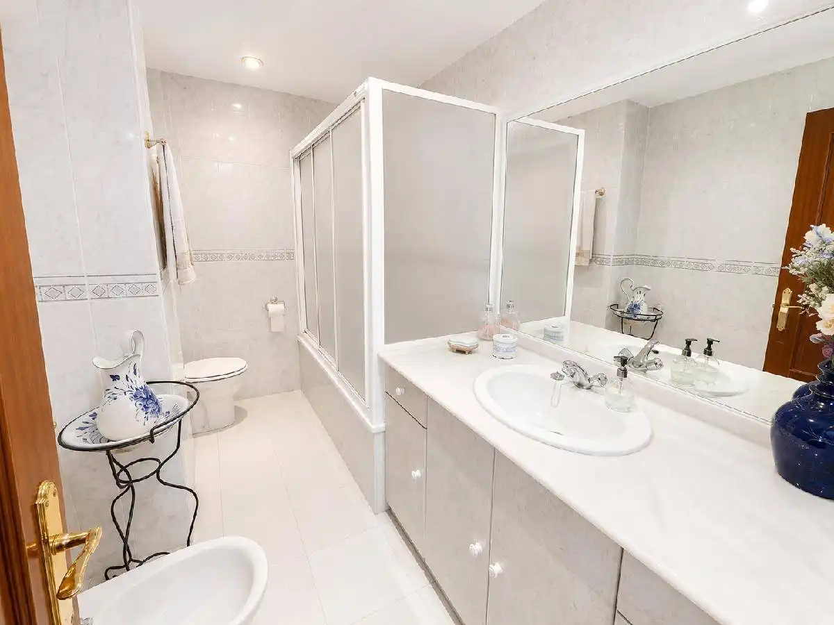 Baño de Piso en venta en Marbella con Terraza
