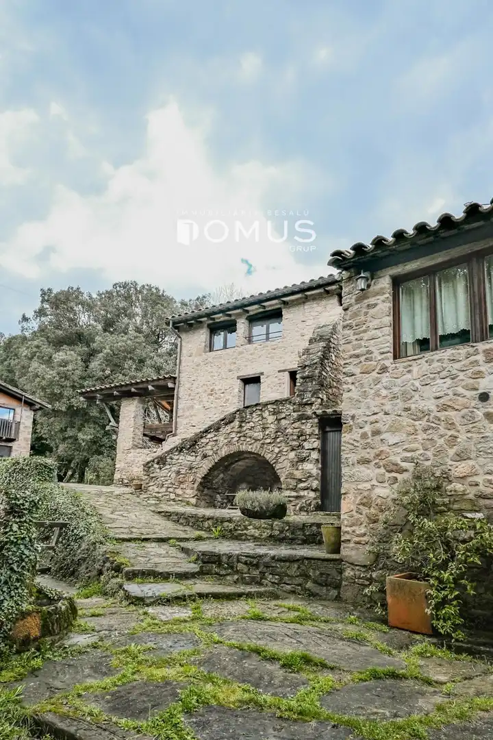 Vista exterior de Finca rústica en venta en Santa Pau con Calefacción, Parquet y Piscina