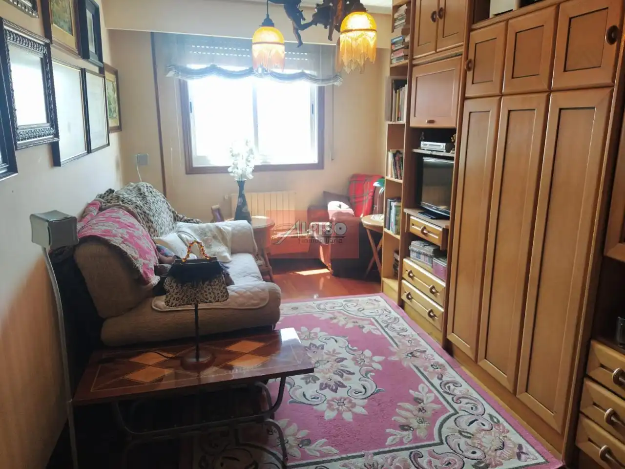 Sala d'estar de Dúplex en venda en Ourense Capital  amb Calefacció, Parquet i Moblat