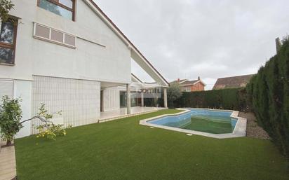 Jardí de Casa o xalet en venda en Barberà del Vallès amb Aire condicionat, Calefacció i Terrassa