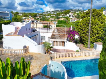 Villa con piscina in vendita a La Fustera