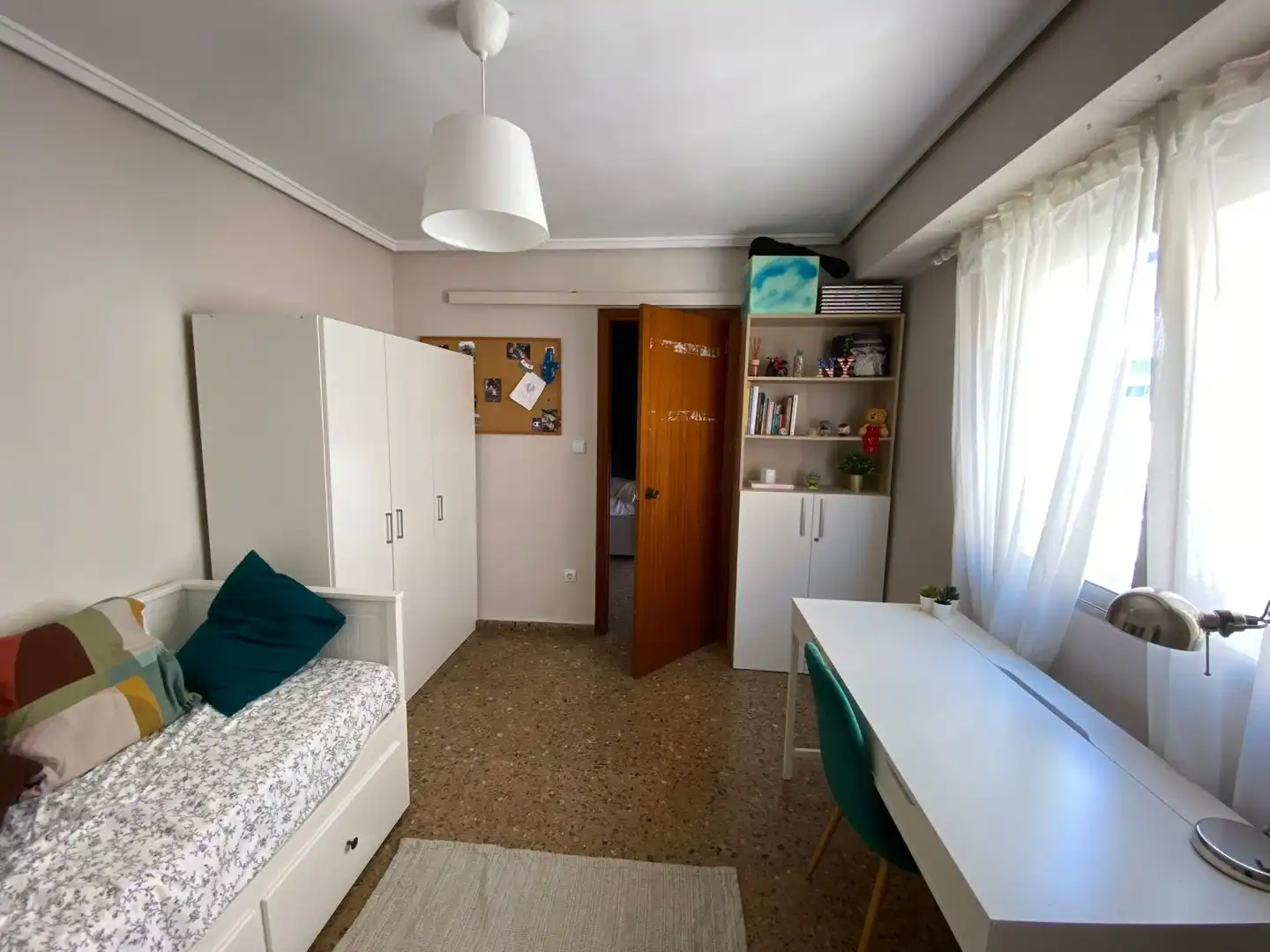 Dormitori de Apartament en venda en Valencia amb Moblat