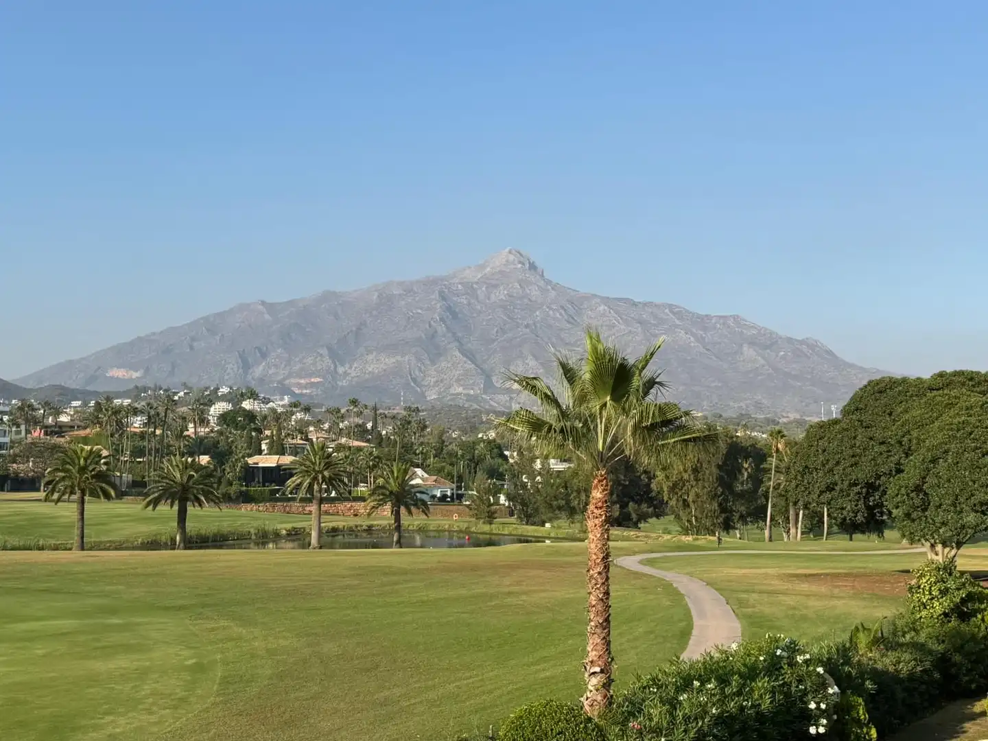 Vista exterior de Dúplex en venta en Marbella con Aire acondicionado, Terraza y Amueblado