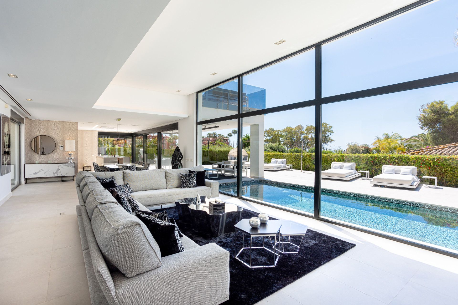 Living room of House or chalet for sale in Marbella  with Air Conditioner, Private garden and Terrace