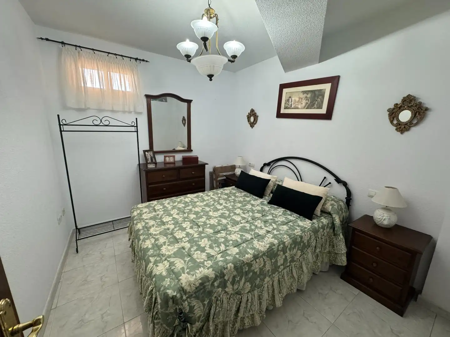 Habitación de Casa adosada en venta en Rincón de la Victoria con Aire acondicionado, Calefacción y Jardín privado