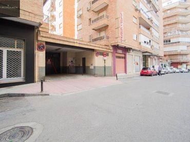 Individual en venda a Calle Calle Flores