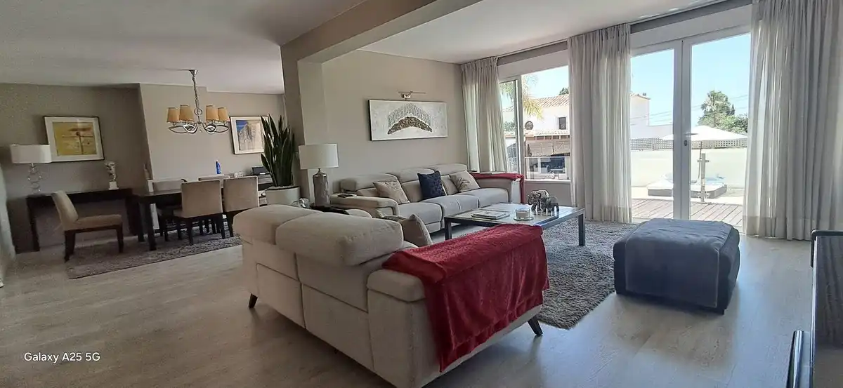 Sala de estar de Casa o chalet en venta en Marbella con Terraza y Piscina