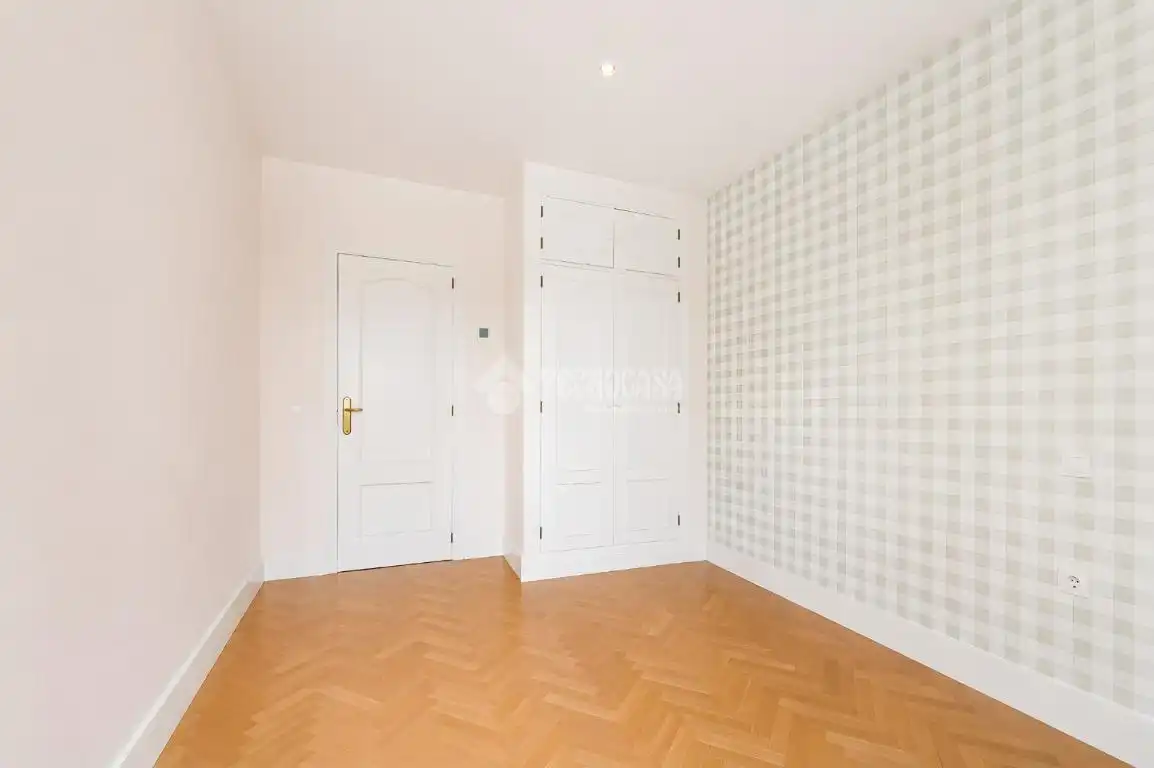 Habitación de Piso en venta en Torrelodones con Calefacción, Terraza y Piscina comunitaria