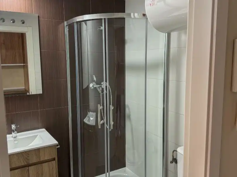 Bathroom of Flat for rent in Reyes Católicos