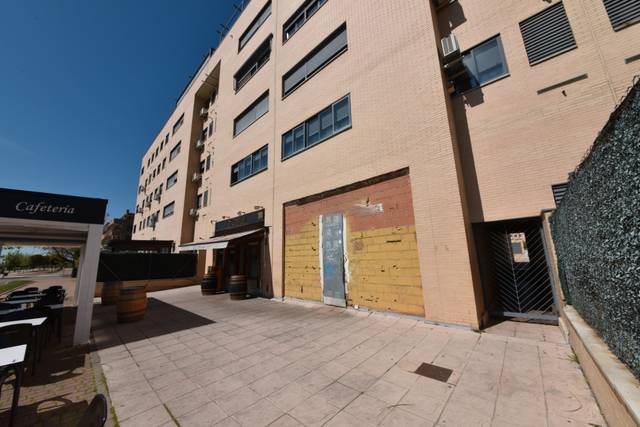 Local comercial en Venta en Calle del Planeta Marte, 6 en Parla Este