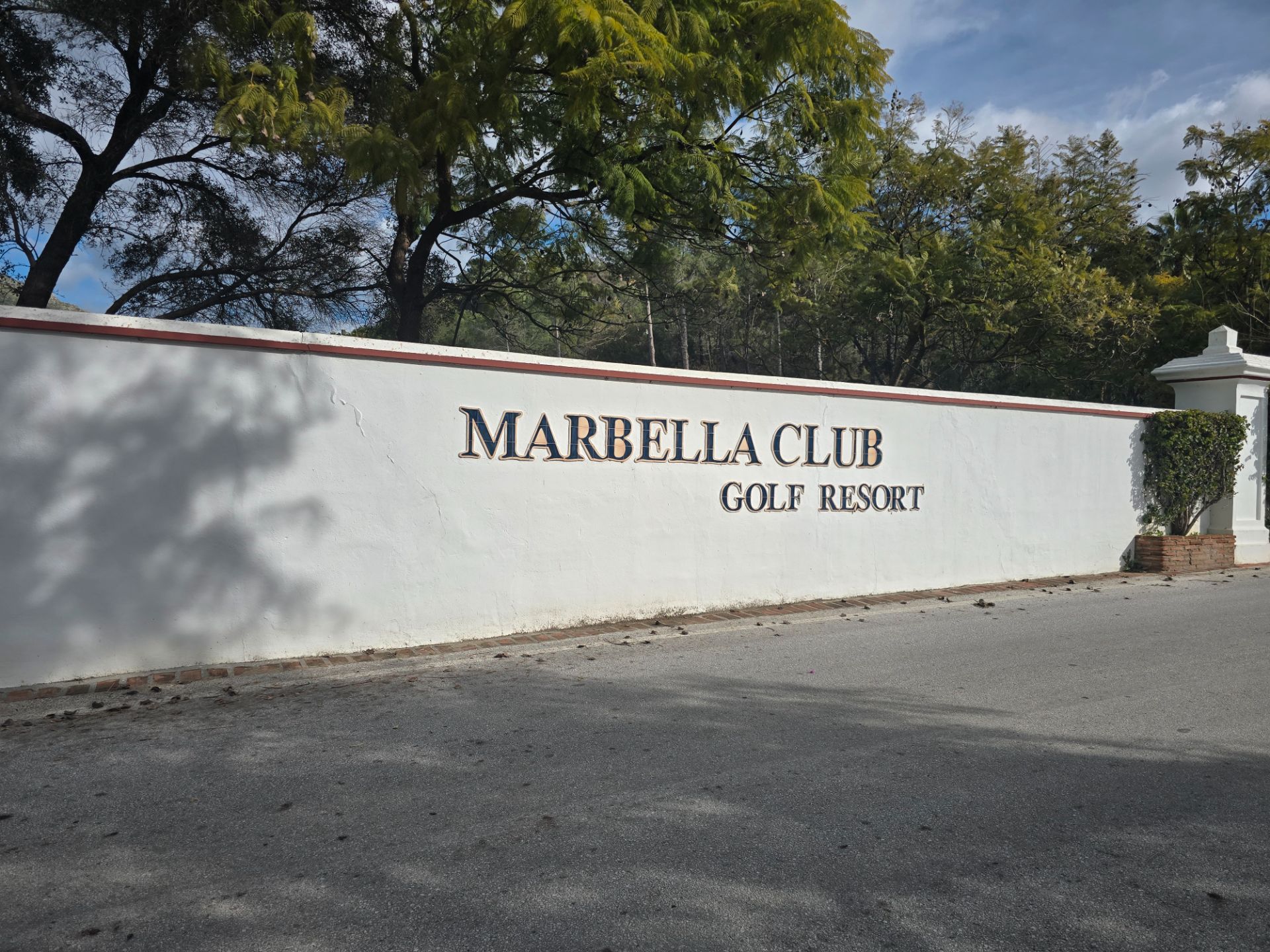 Exterior view of House or chalet for sale in Benahavís  with Air Conditioner, Heating and Private garden