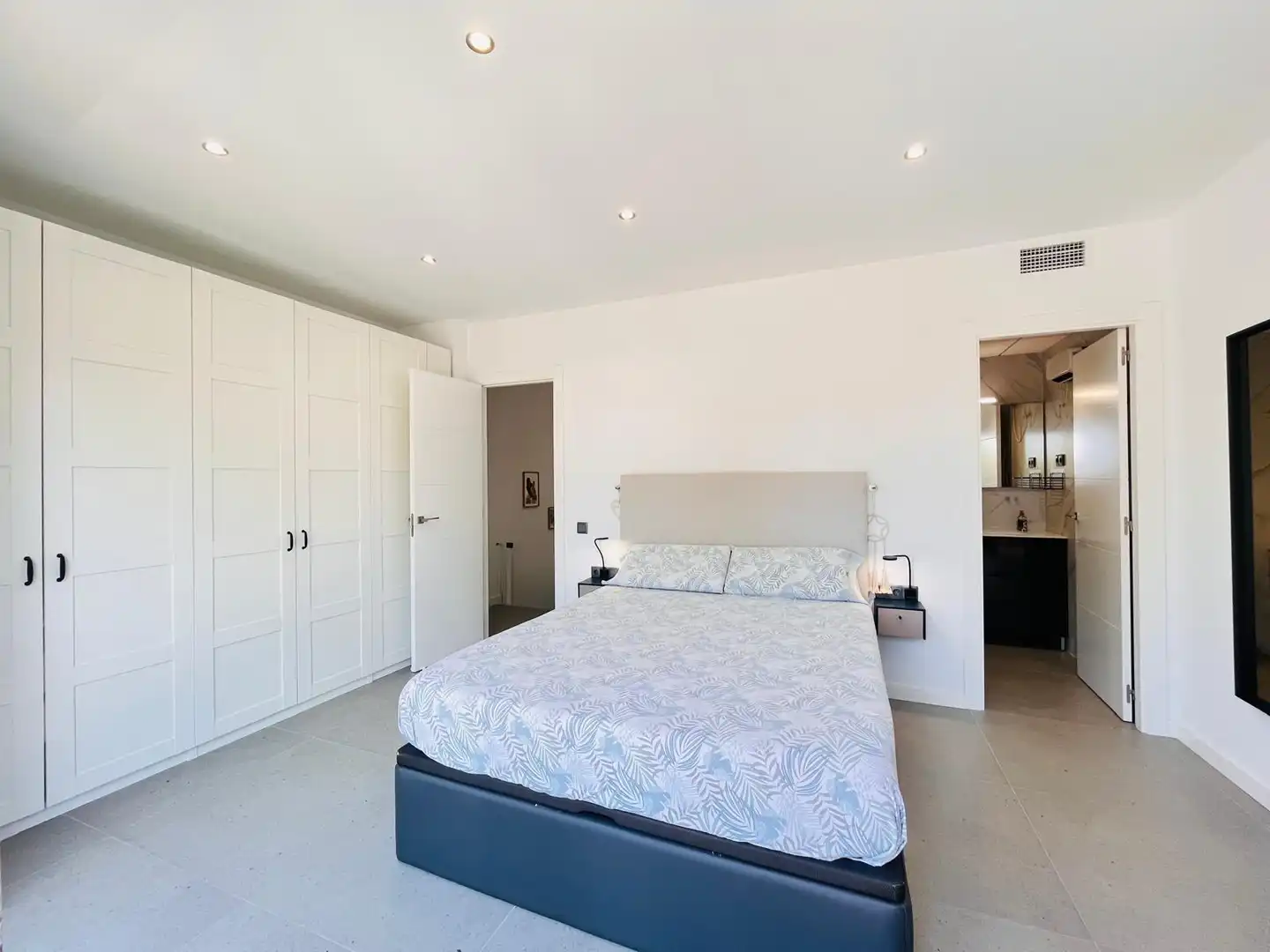 Bedroom of Detached homes for sale in Vilanova i la Geltrú  with Heating, Private garden and Swimming Pool