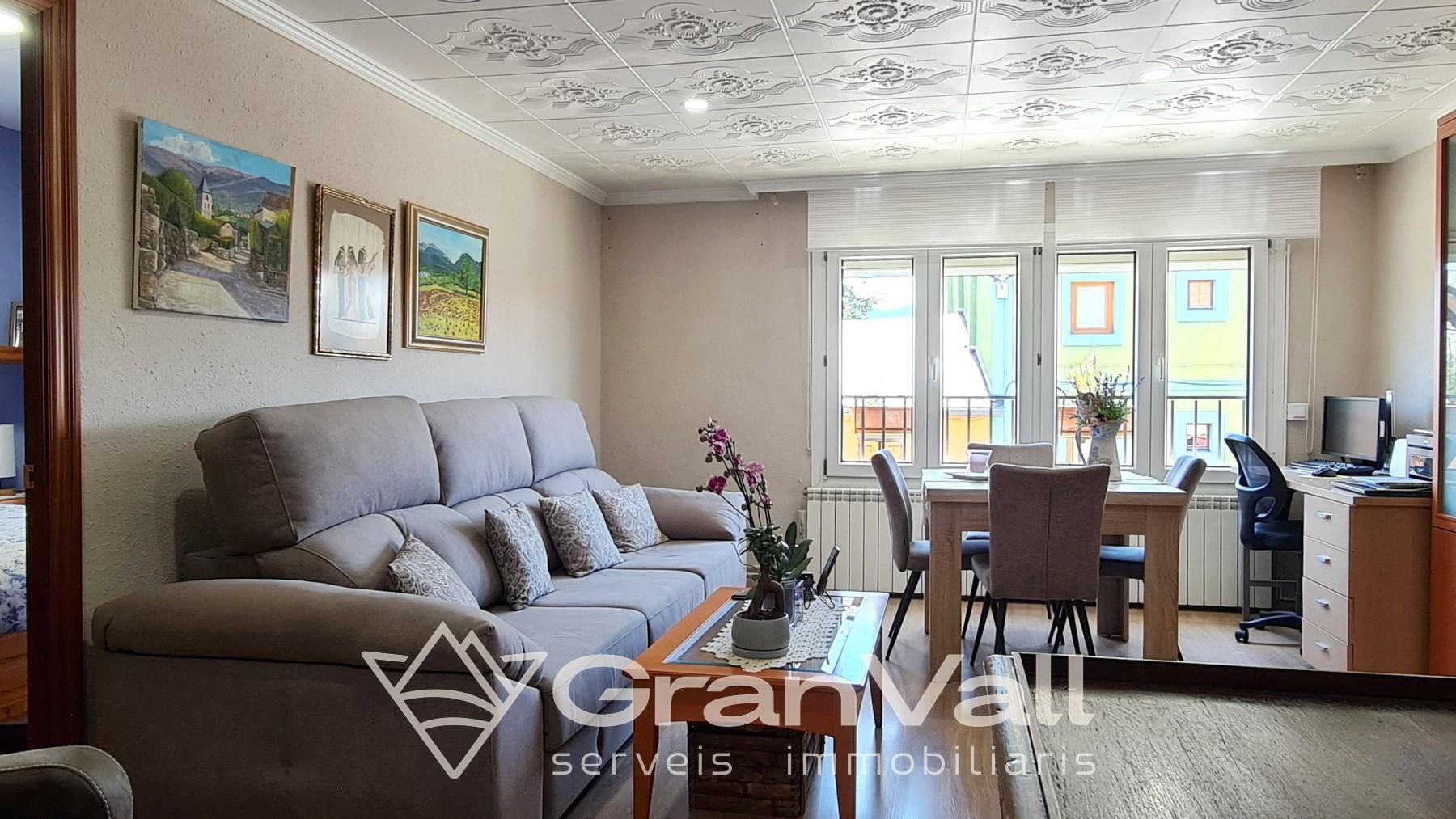 Sala d'estar de Apartament en venda en Puigcerdà amb Calefacció, Jardí privat i Balcó