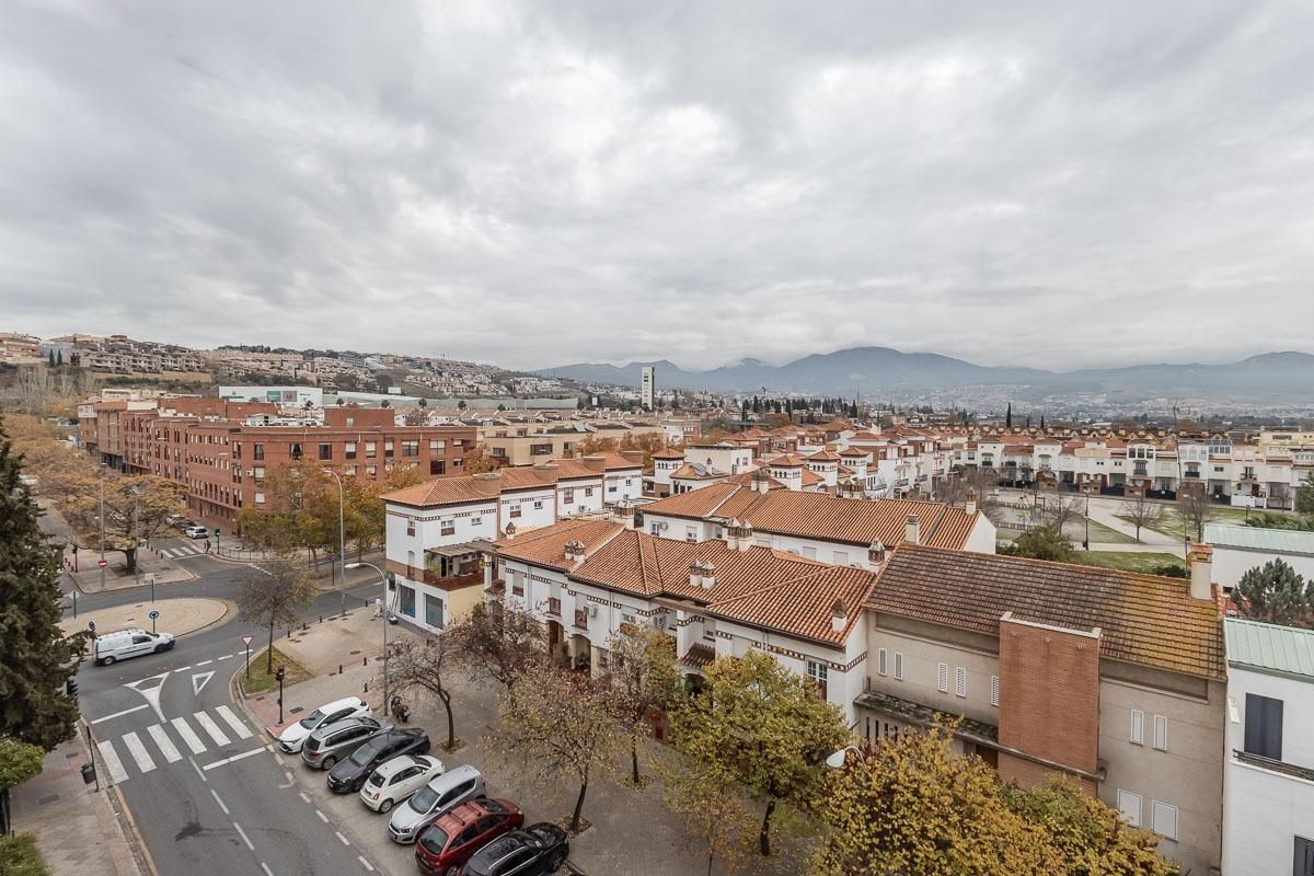 Vista exterior de Pis de lloguer en  Granada Capital amb Aire condicionat, Calefacció i Balcó