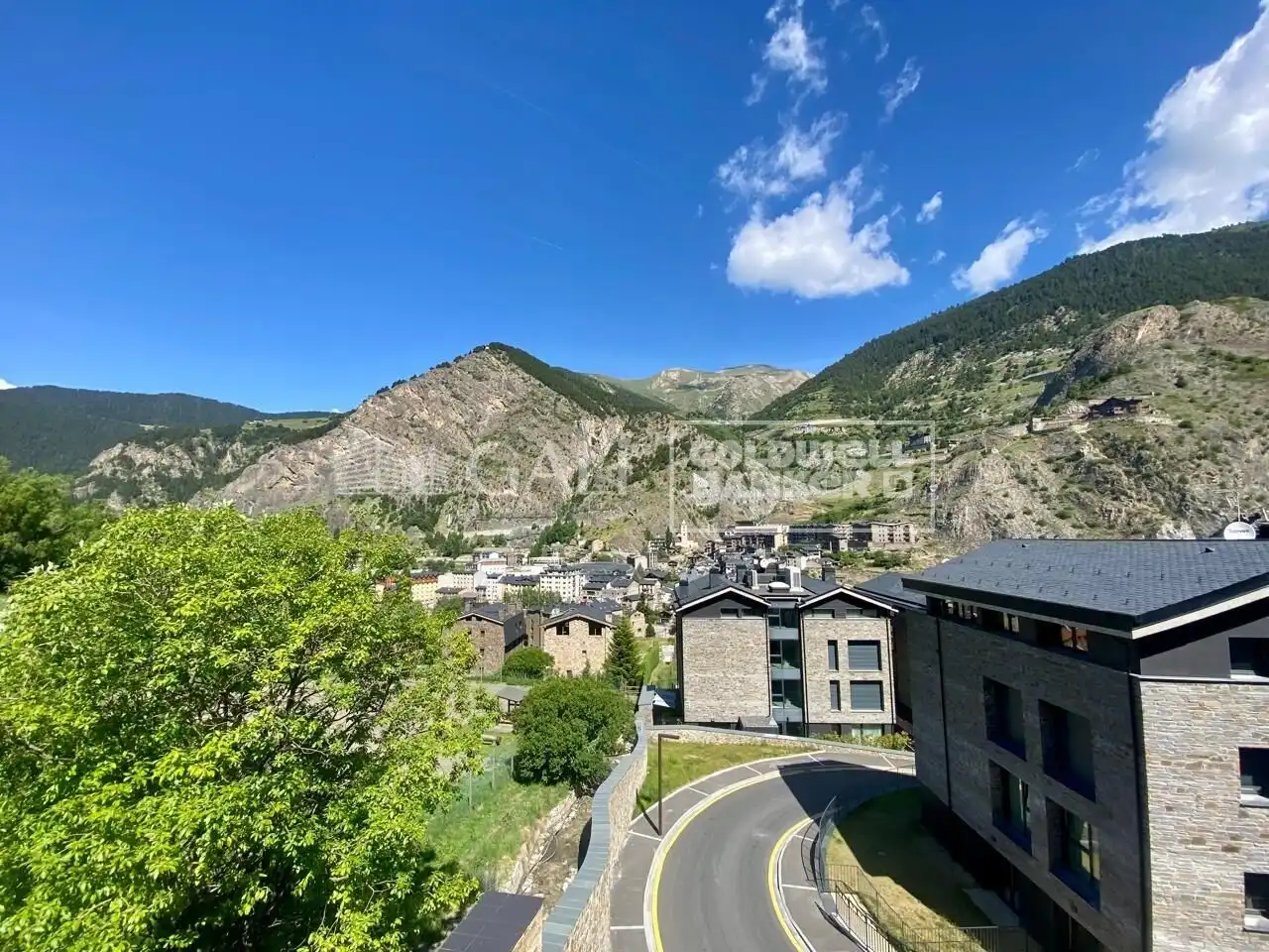 Vista exterior de Pis de lloguer en Canillo amb Calefacció, Jardí privat i Terrassa