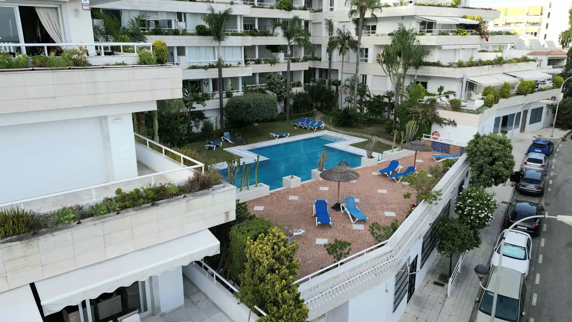 Swimming pool of Apartments for sale in Marbella  with Heating, Alarm and Community pool