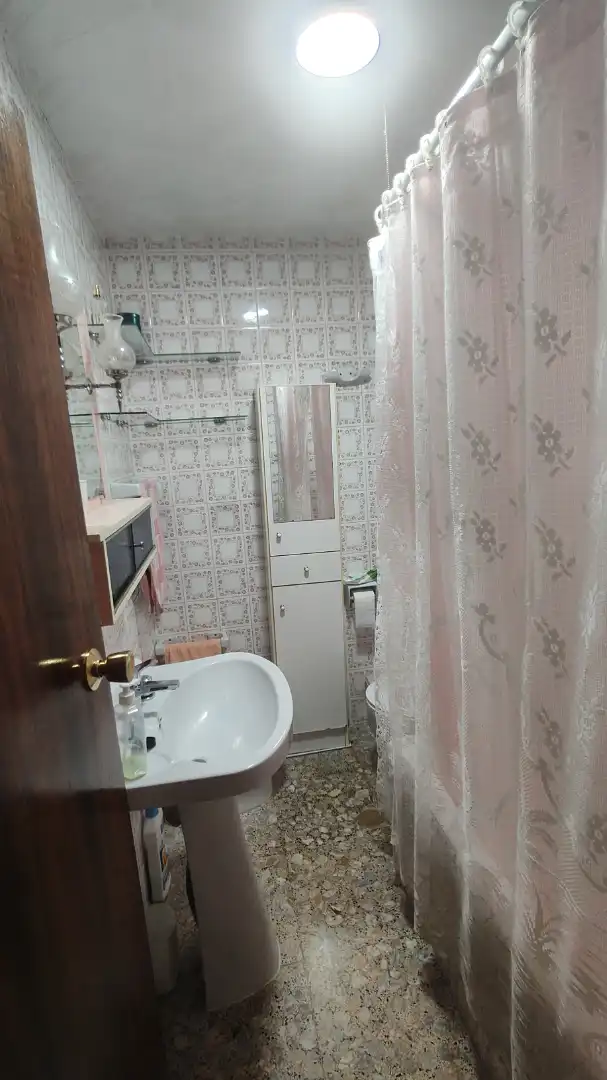 Bany de Casa o xalet en venda en Baza amb Moblat