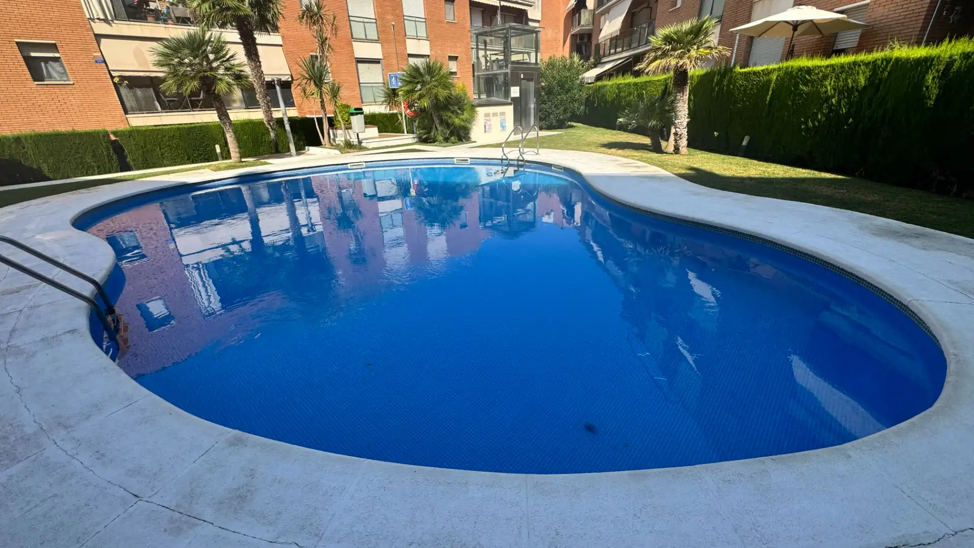 Schwimmbecken von Wohnung zum Verkauf in Cambrils mit Klimaanlage, Privatgarten und Gemeinschaftspool
