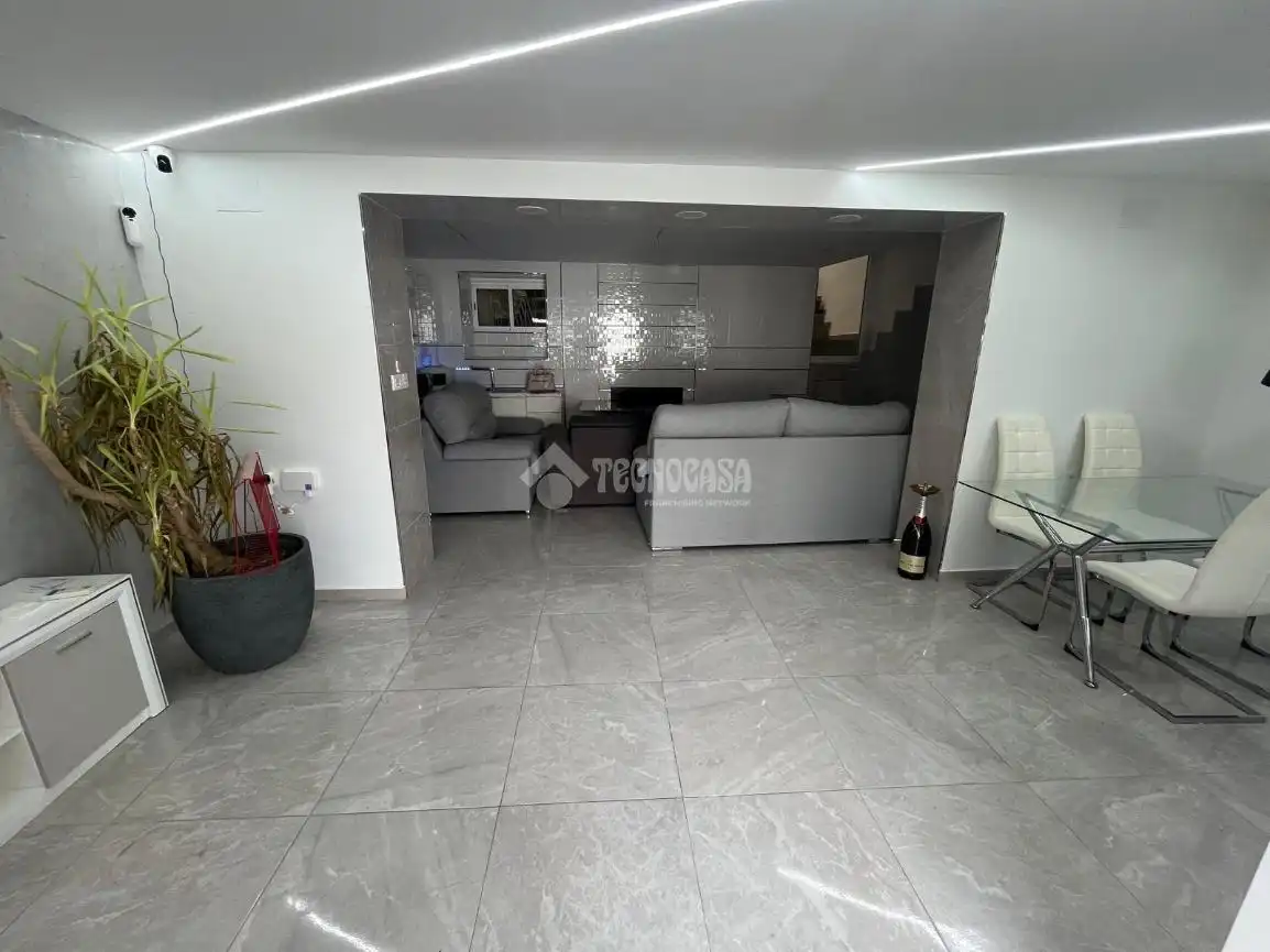 Casa aparellada en venda a Pinos Puente, imagen 4