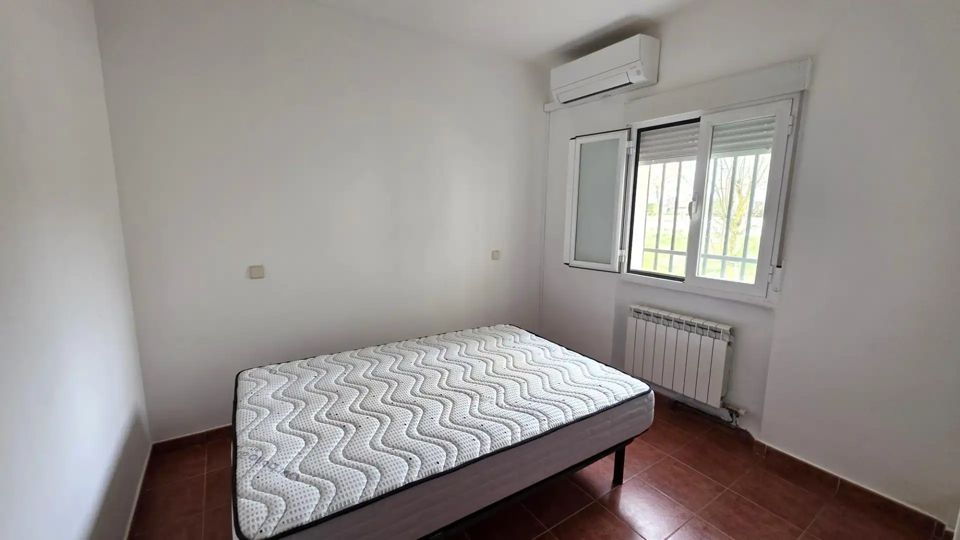 Dormitori de Pis en venda en Valdeolmos-Alalpardo amb Aire condicionat, Jardí privat i Terrassa