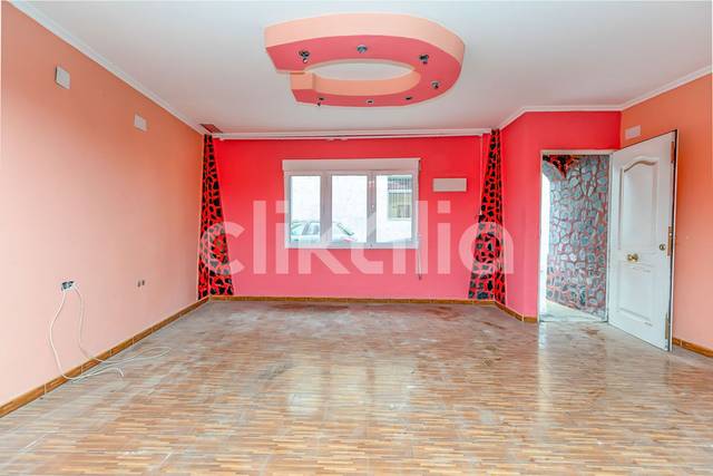 Casa-chalet en Venta en Requena