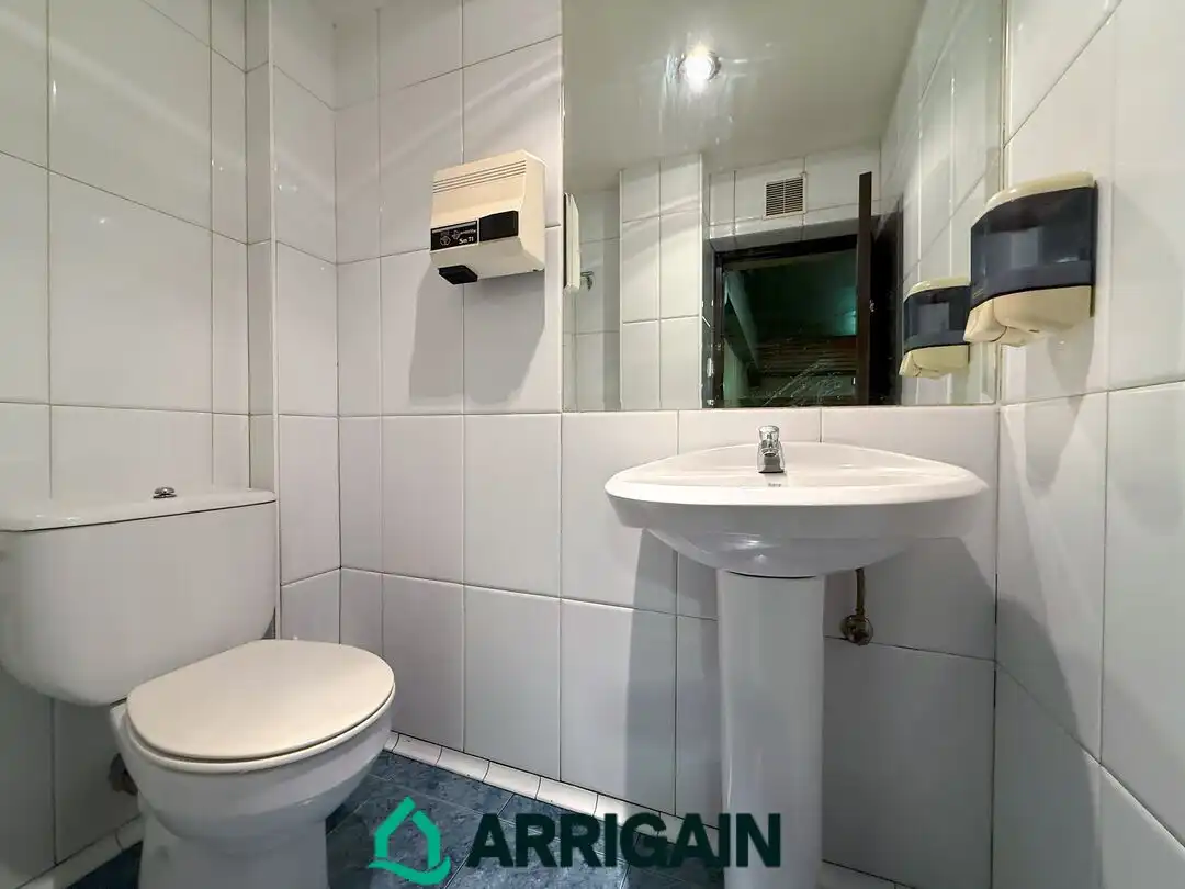 Badezimmer von Geschaftsraum zum Verkauf in Donostia - San Sebastián 