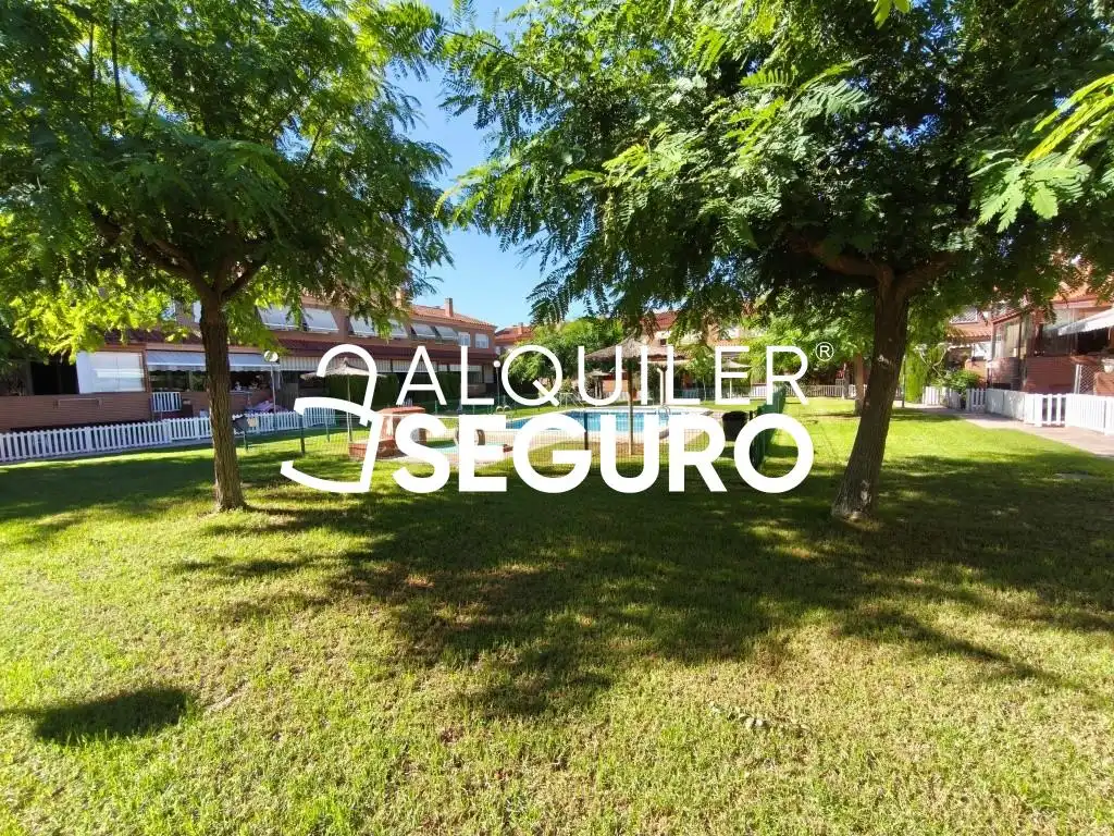 Chalet con piscina en alquiler en Alcalde Ramón Orts Galán, imagen 2