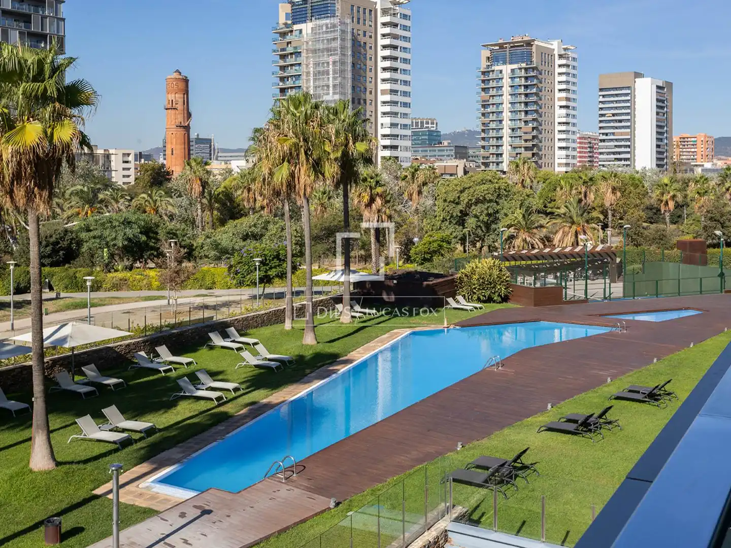 Piscina de Piso en venta en Barcelona con Aire acondicionado, Calefacción y Jardín privado