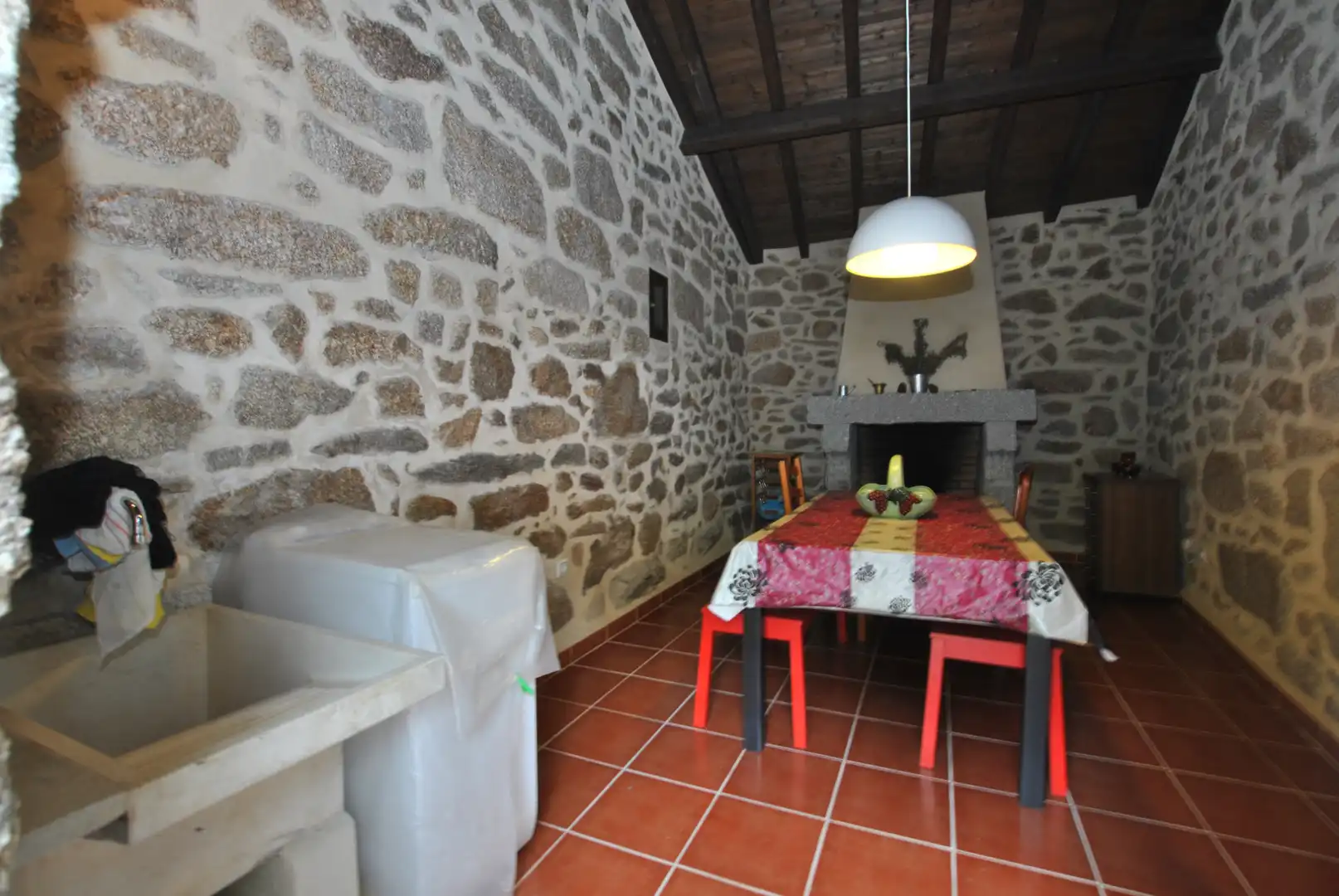 Comedor de Casa adosada en venta en A Arnoia con Terraza, Trastero y Horno