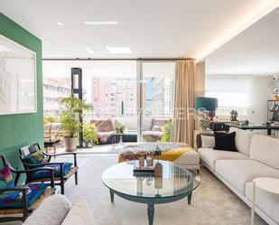 Sala d'estar de Apartament en venda en  Madrid Capital amb Aire condicionat, Calefacció i Terrassa