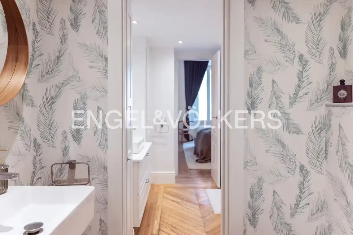Flat for rent in Madrid  with Air Conditioner, Heating and Balcony