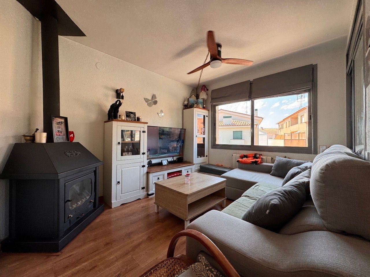 Sala d'estar de Pis en venda en L'Escala amb Aire condicionat, Calefacció i Terrassa