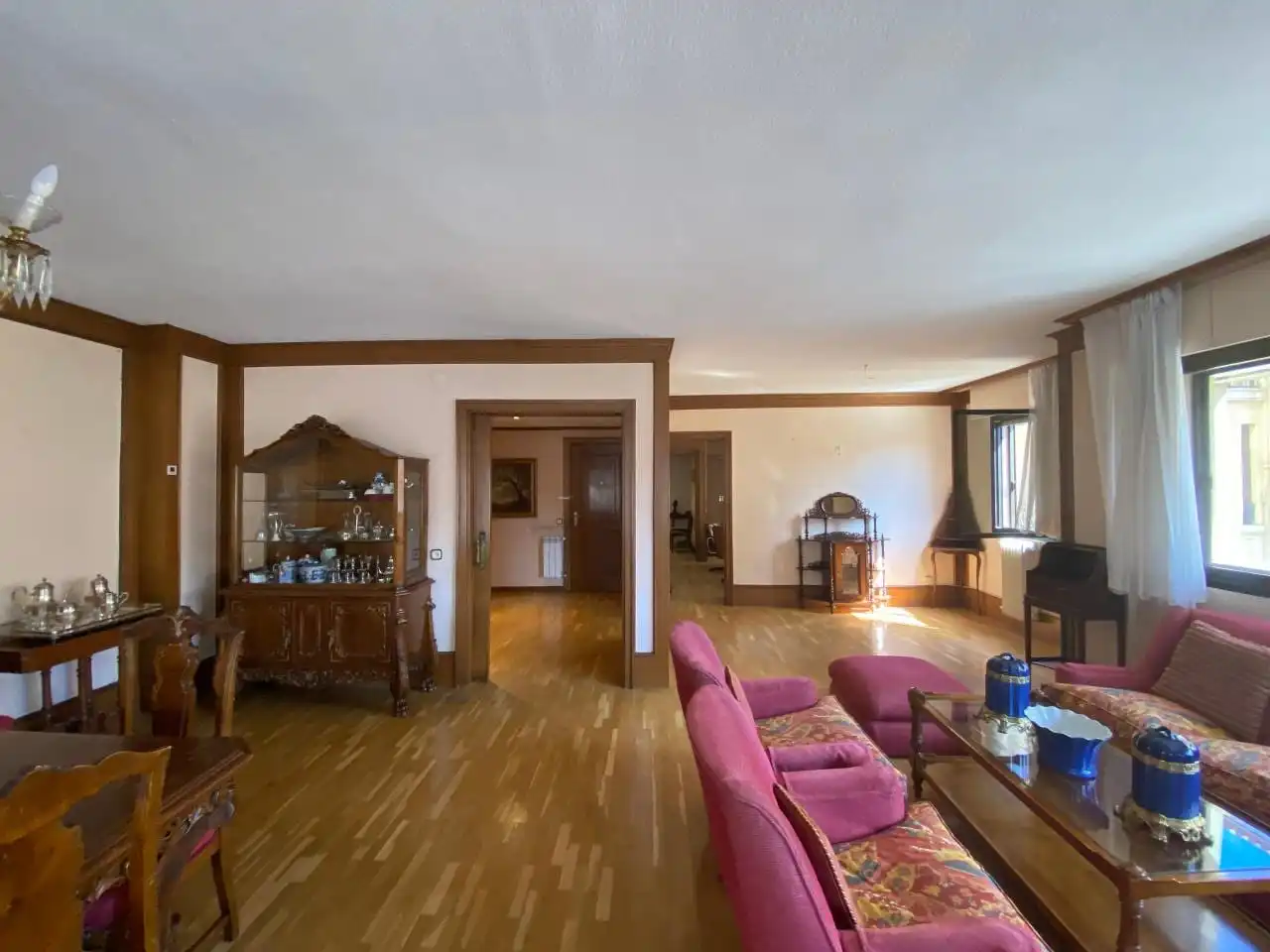 Sala d'estar de Pis en venda en León Capital  amb Calefacció i Terrassa