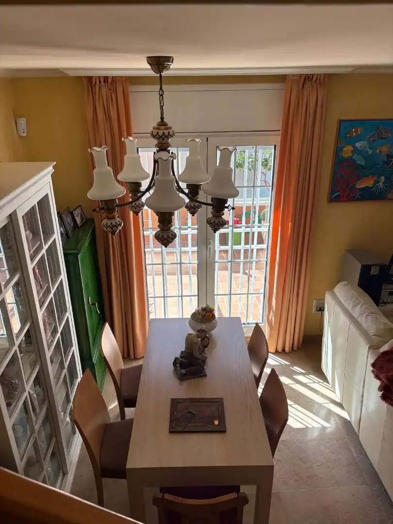 Comedor de Casa adosada en venta en Barcelona con Aire acondicionado, Calefacción y Jardín privado