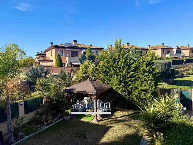 Casa adosada en Venta en Calle de Capricornio en Santa Faz