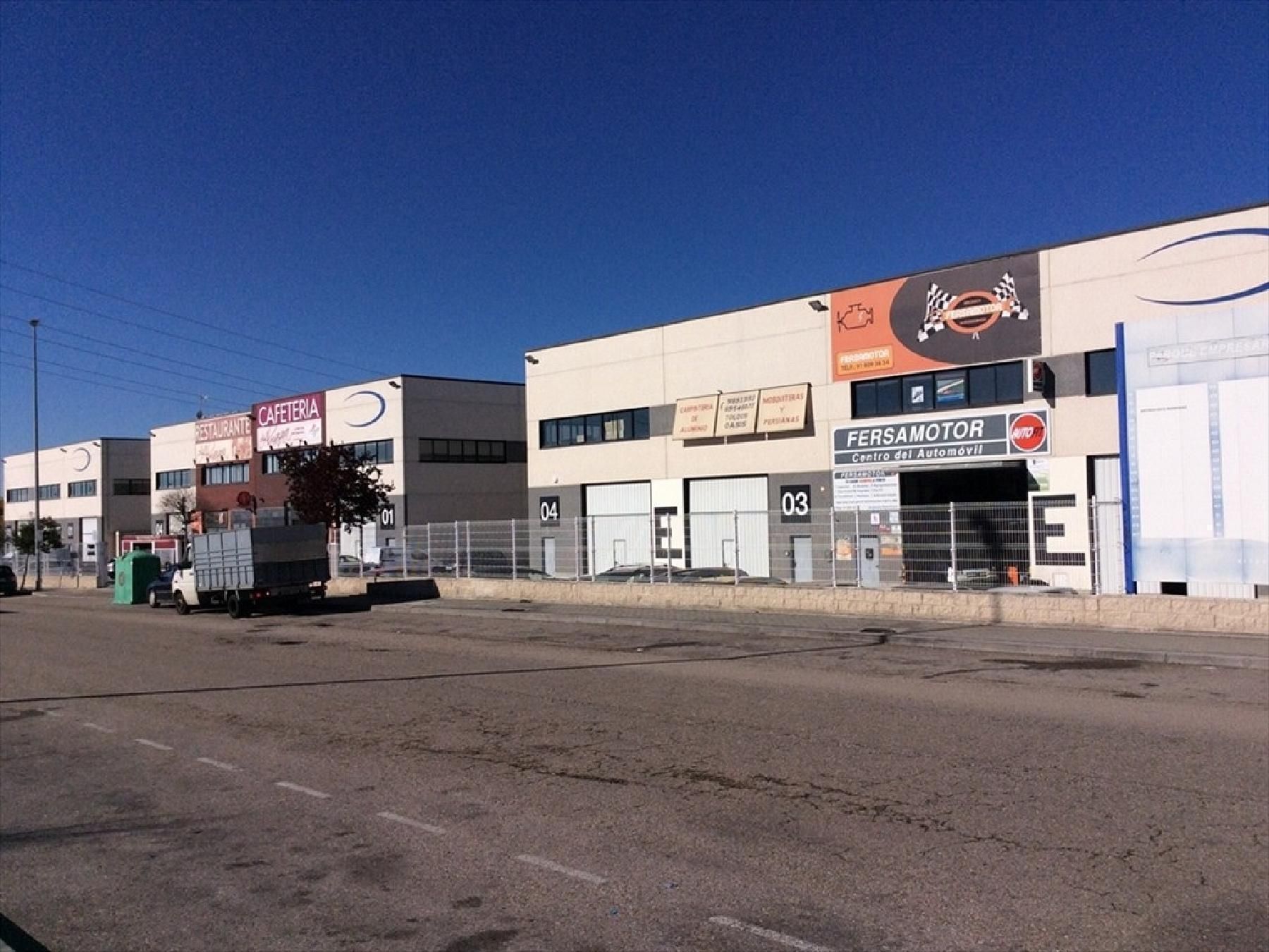 Vista exterior de Nave industrial en venta en Ciempozuelos