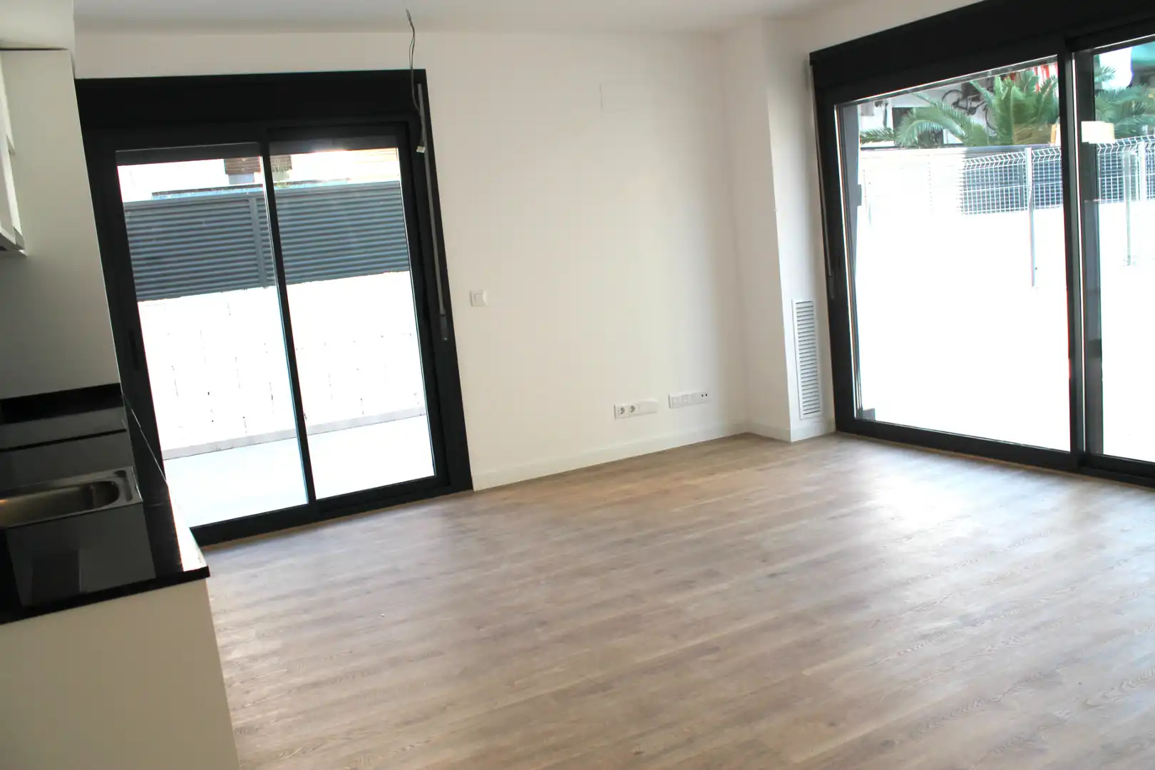 Habitación de Planta baja en venta en Cubelles con Aire acondicionado, Calefacción y Jardín privado