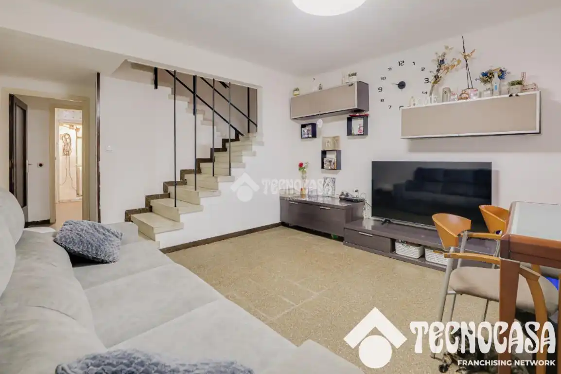 Casa aparellada amb terrassa en venda a Premià de Dalt, imagen 2
